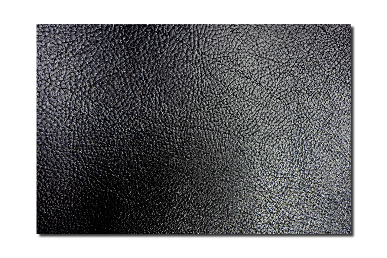 Cowhide Shoulder black (3,3mm) - 1,24 m²
